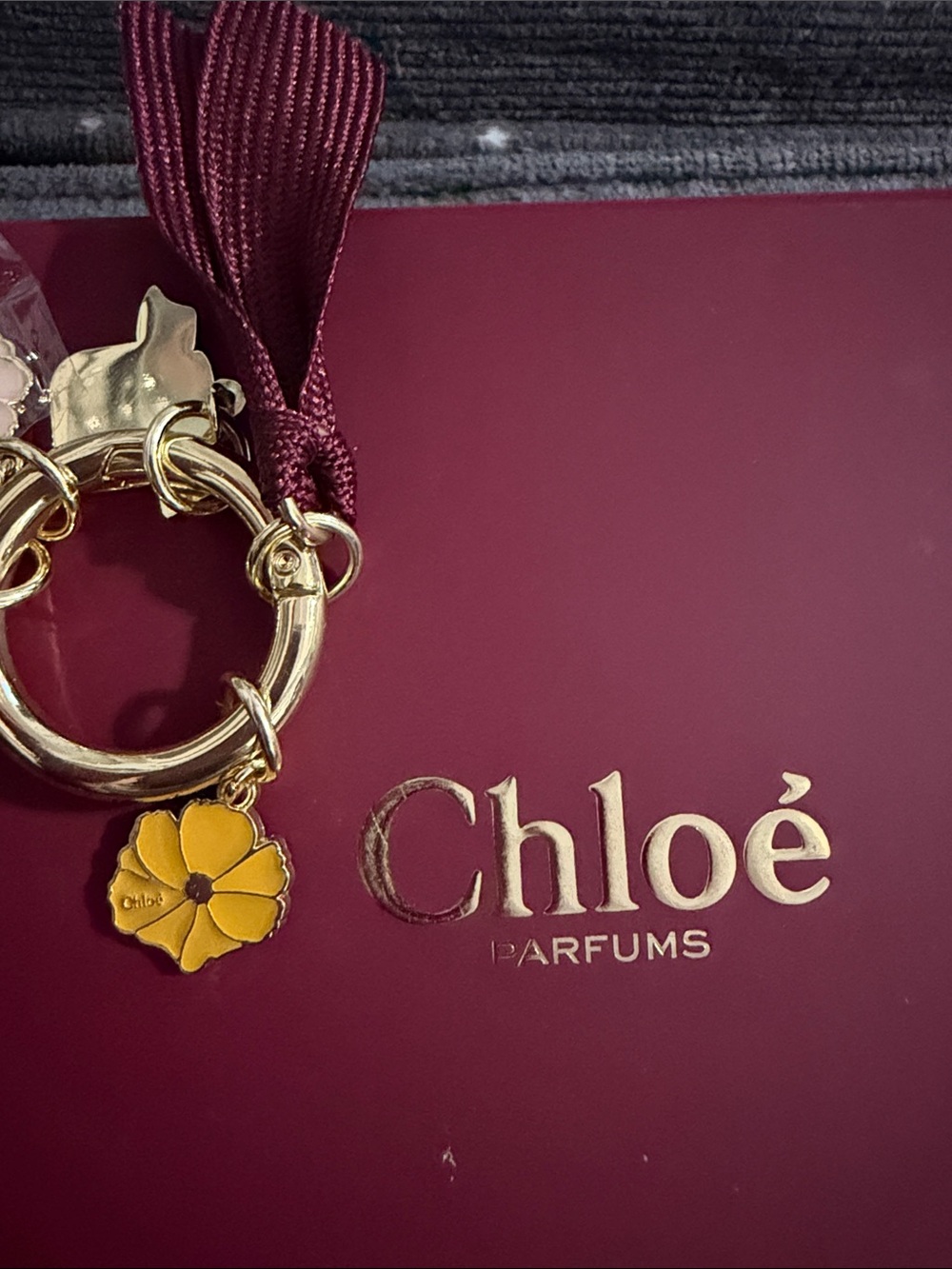 Chloé GWP Charm Keychain – 4 Charms + Ribbon - Picture 5 of 5